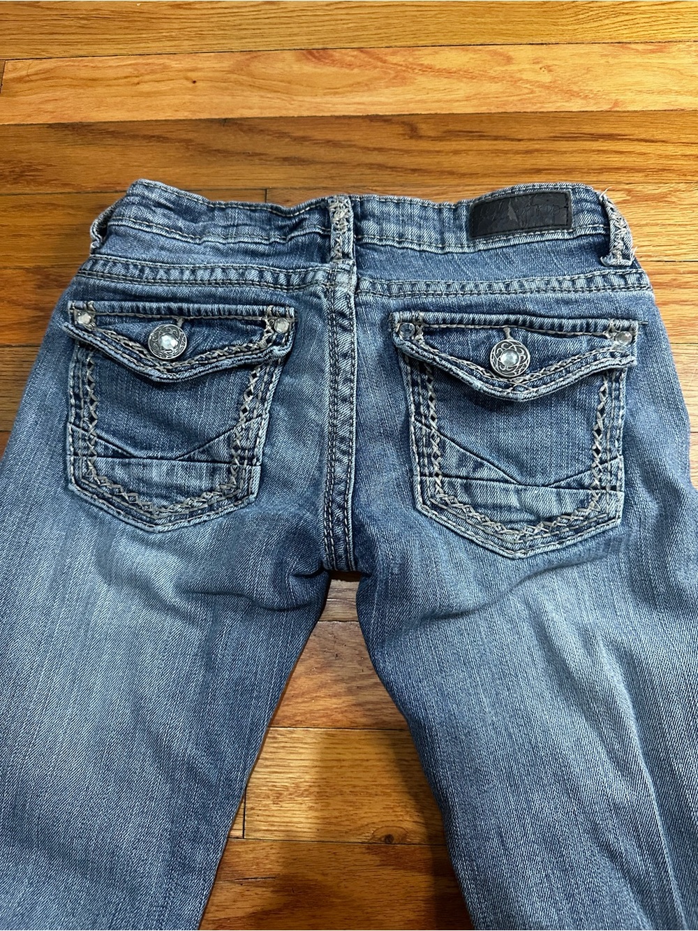Daytrip Leo Bootcut Jeans Y2K Low Rise Embroidered Rhinestone Flap Pockets 25S - Picture 8 of 9